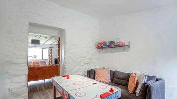 Cottage | Living room