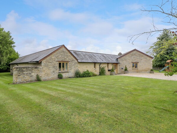Lower Farm Barn - Wiltshire