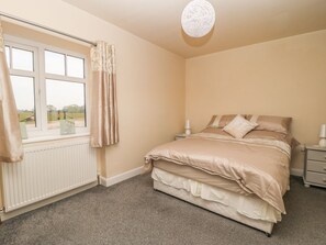 1 bedroom, individually decorated, individually furnished