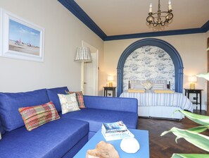 Cottage | Living area