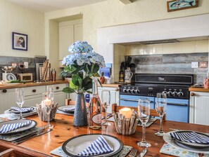 Cottage | Interior - Towyn Lodge (Holyhead)