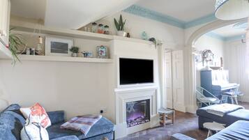 Cottage | Living area | TV, DVD player