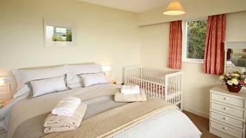 3 habitaciones, decoración personalizada y muebles diferentes