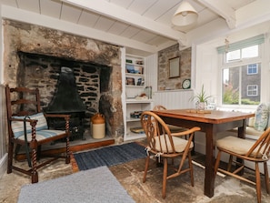 Cottage | Interior