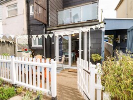 Cottage | Property grounds