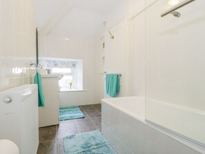 Cottage | Bathroom | Shower