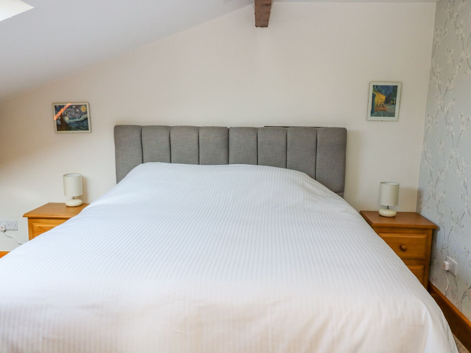 Casa de campo | 2 dormitorios, decoración individual, mobiliario individual