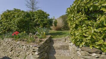 Cottage | Property grounds