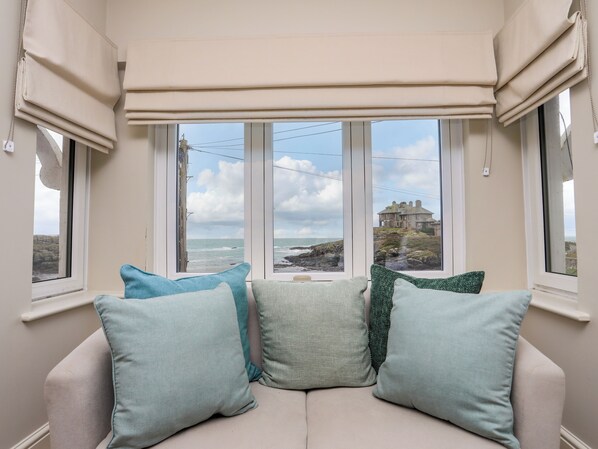 Cottage | Living area | DVD player - Min Y Mor Trearddur Bay (Holyhead)