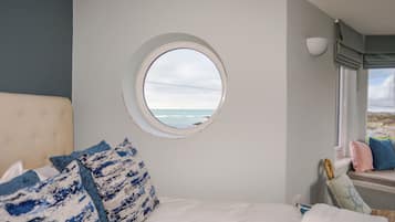 Cottage | 4 bedrooms, individually decorated, individually furnished, free WiFi