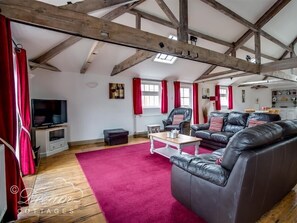 Cottage | Interior - Upsidedown House (Weymouth)