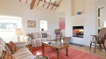 Cottage | Interior