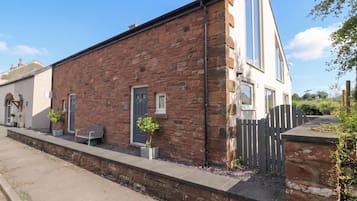 Cottage | Front of property