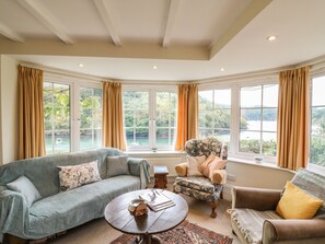 Cottage | Interior - Timbers (Plymouth)