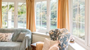 Cottage | Interior
