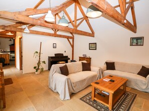 Cottage | Interior - Honey Buzzard Barn (Fakenham)