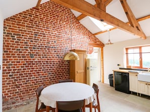 Cottage | Dining