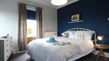 Cottage | 2 bedrooms, individually decorated, individually furnished, free WiFi