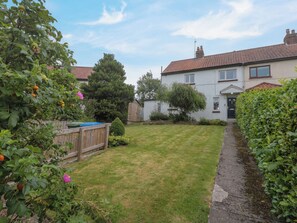 Cottage | Property grounds