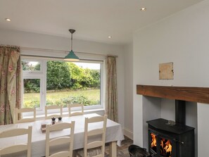 Cottage | Dining