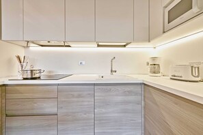 Fridge, microwave, stovetop, dishwasher - Fantastic apartment in Residence with swimming pool for 4 people in Desenzano (Desenzano del Garda)