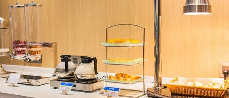 Free daily buffet breakfast