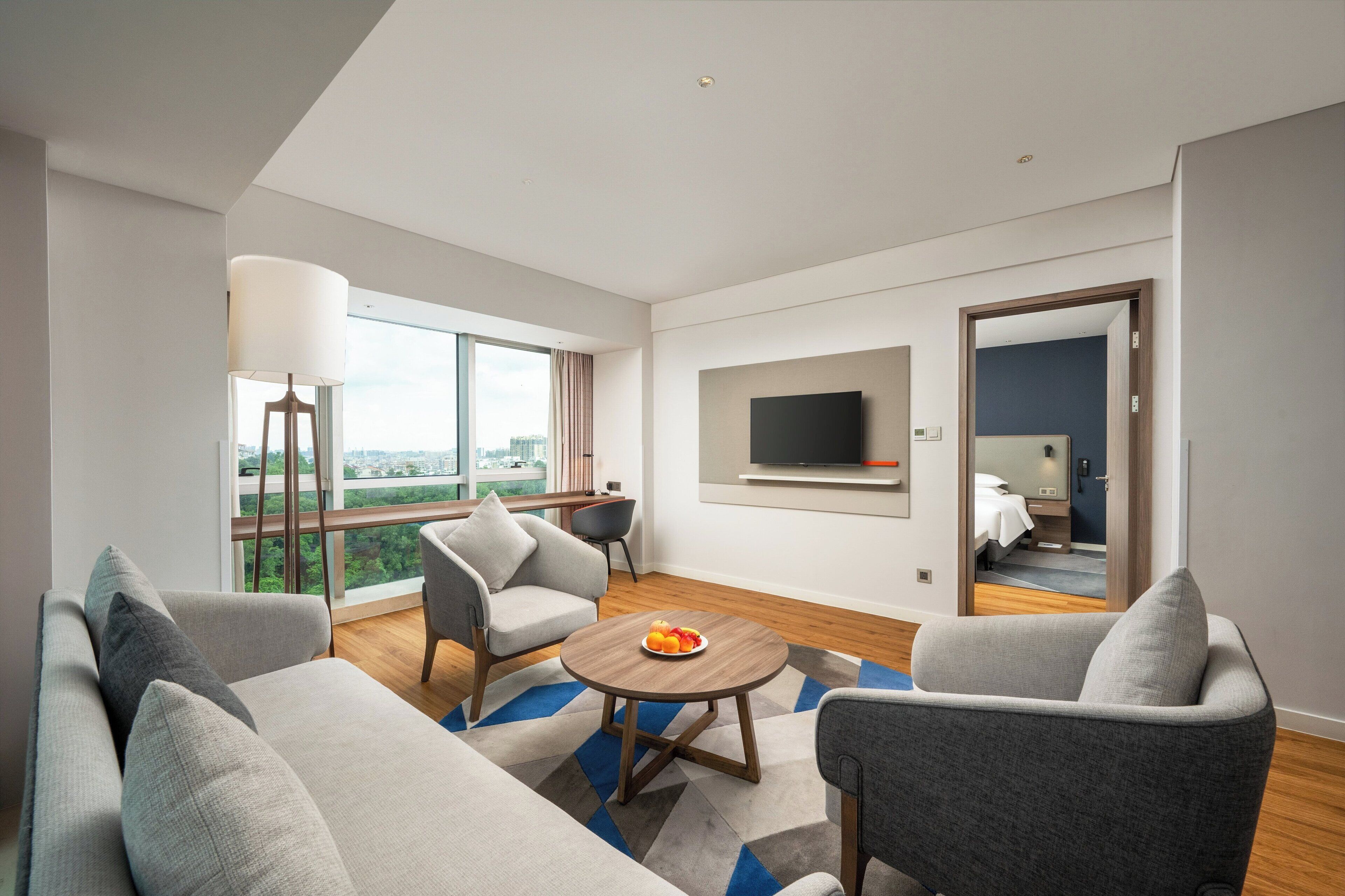 房內夾萬、書桌、遮光窗簾/窗簾、隔音