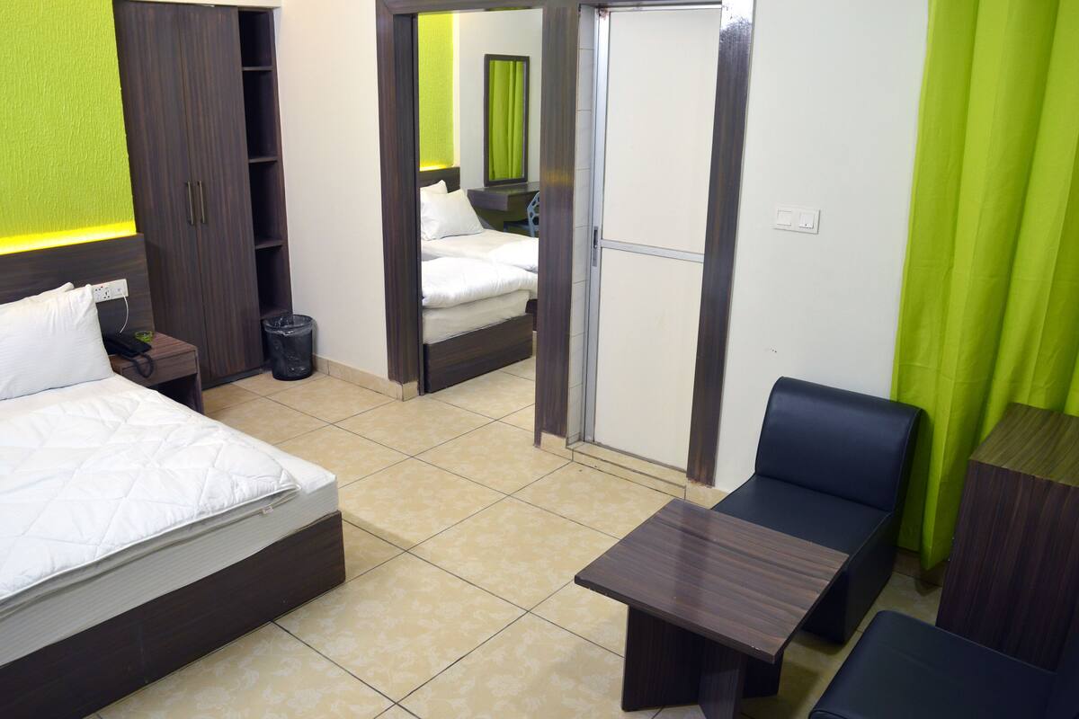 Chambre Familiale, 2 chambres, balcon, vue colline