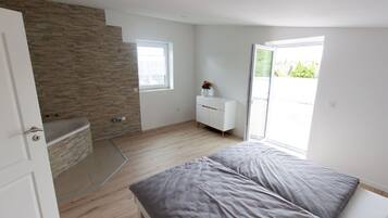 Decoración personalizada, muebles diferentes y wifi gratis