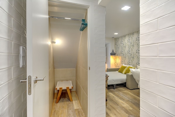 1 bedroom, iron/ironing board, travel crib, free WiFi