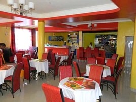 Desayuno continental gratuito y diario