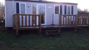 Mobile Home, 2 Bedrooms | Terrace/patio - Domaine de Trochérou (Riec-sur-Belon)