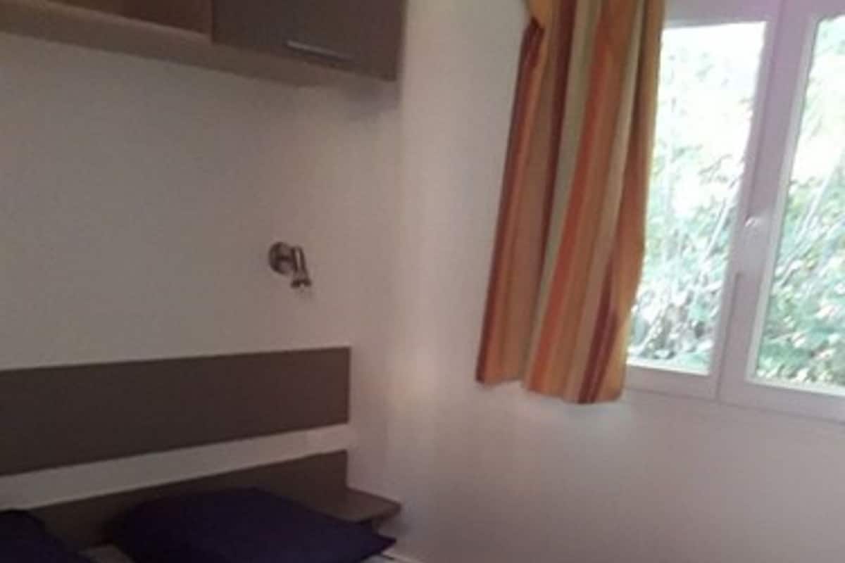 Stacaravan, 3 slaapkamers | Een strijkplank/strijkijzer, wifi (toeslag)