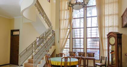 SPOT ON 1767 Villa Anggur Panderman