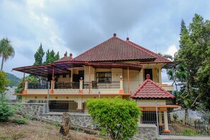 Front of property - SPOT ON 1767 Villa Anggur Panderman (Batu)