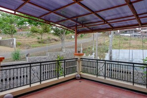 Balcony view - SPOT ON 1767 Villa Anggur Panderman (Batu)