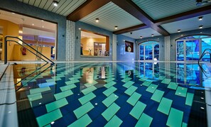 Indoor pool, pool loungers
