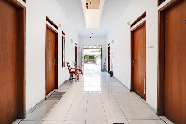 Interior detail - Hotel O Srimahi Residence (Bandung)