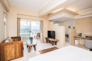 Grand-Doppelzimmer, 1 King-Bett, Badewanne, Meerblick | Schreibtisch, Verdunkelungsvorhänge, schallisolierte Zimmer