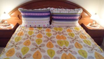 House | 3 bedrooms, individually furnished, iron/ironing board, bed sheets