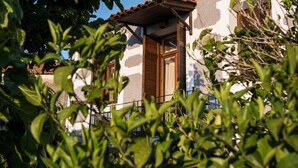 Garden - Maro's Village House, Private & Serene Stone Villa (Platanias)