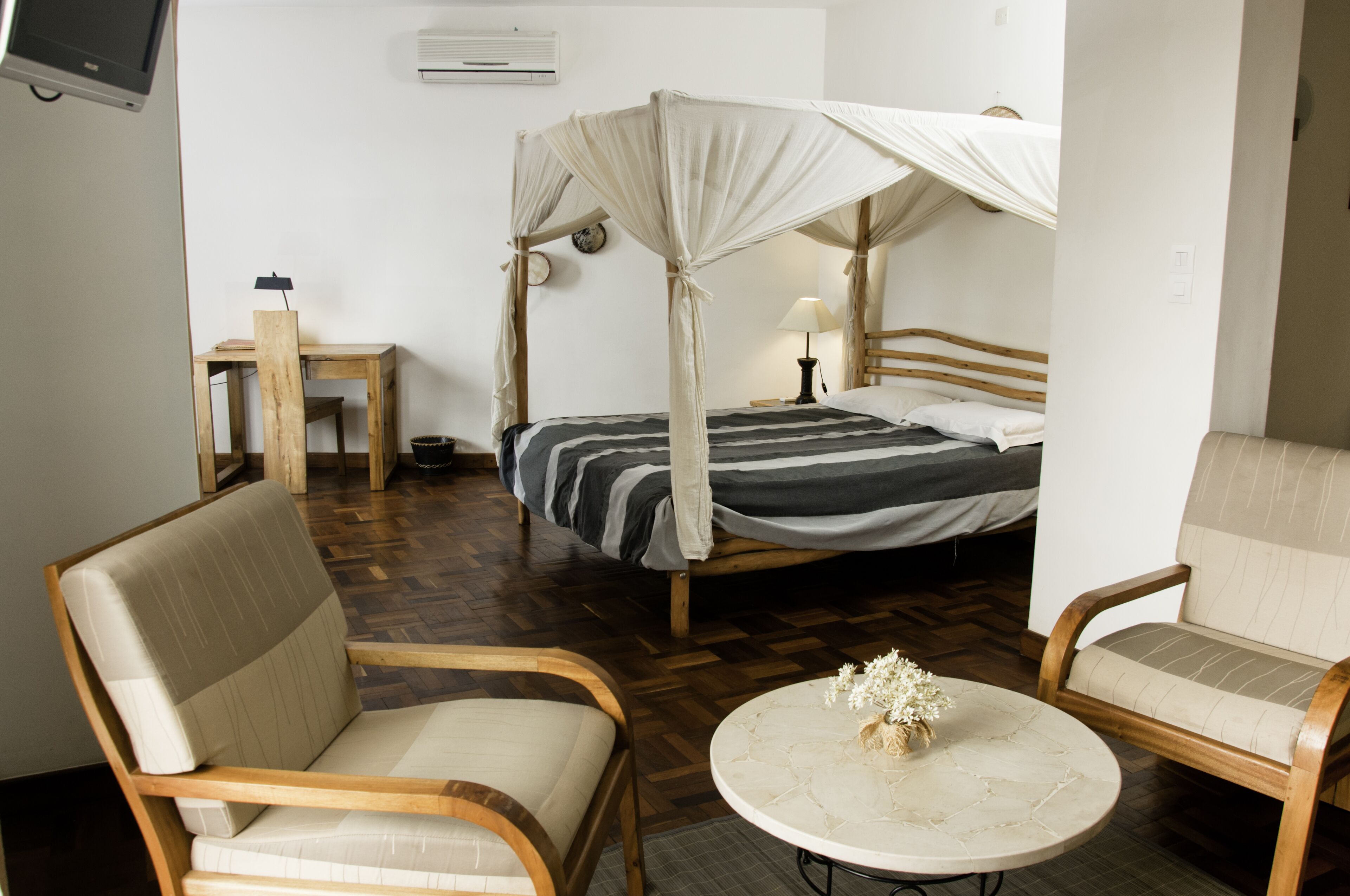 1 bedroom, in-room safe, blackout curtains, soundproofing