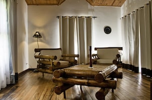 Suite | Living area | TV