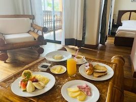 Daily full breakfast for a fee