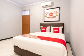 Chambre Standard double | Bureau, accès au Wi-Fi (inclus), literie fournie