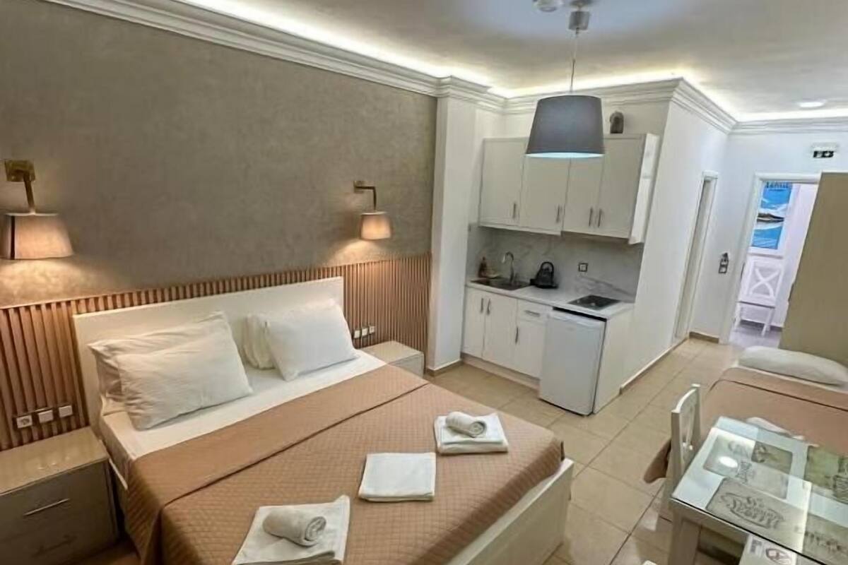 Triple Room, Sea View | In-room safe, desk, soundproofing, WiFi (free)