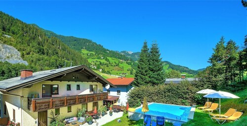 Naturhaus Andrea with special hiking experiences holiday apartment & pool