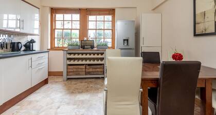 The Kincaple Garden Flat Free Parking