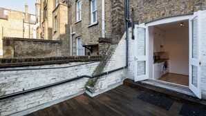 Unclassified image, 2 of 36, button - Deluxe 4 BR Oxford Circus Apartment with Terrace (London)