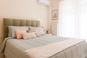 Apartment | 2 bedrooms, iron/ironing board, free cribs/infant beds, free WiFi - New Stylish Apartment with Sea View (Saronikos)